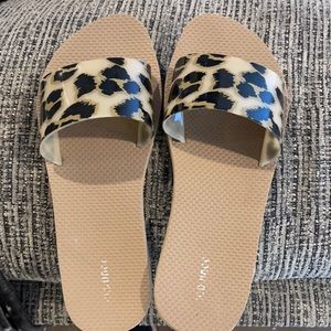 Cheetah slides. Size 10
